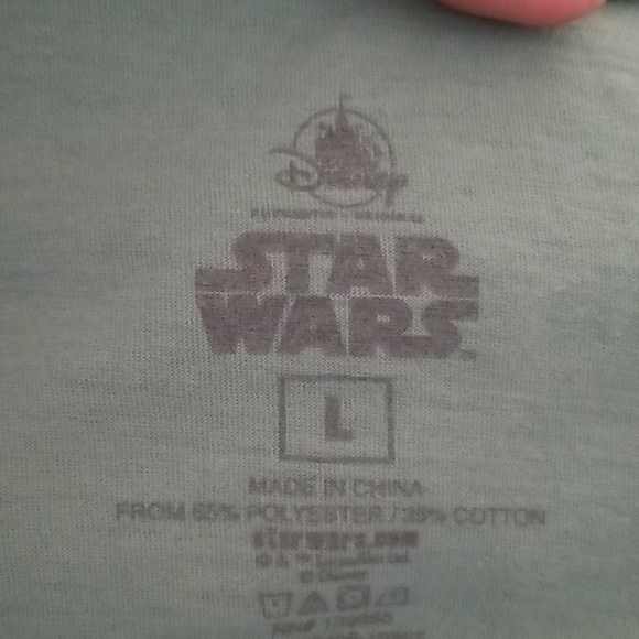 EUC- Star Wars The Mandalorian The Child T-shirt - Picture 3 of 3